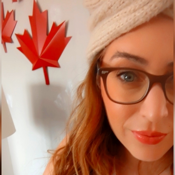 Meet your Posher, Chelle - Picture 1 of 1